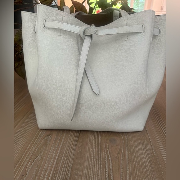 Celine Tote in White - Authentic Céline Phantom Cabas Tote Very Good Condition - Picture 4 of 8